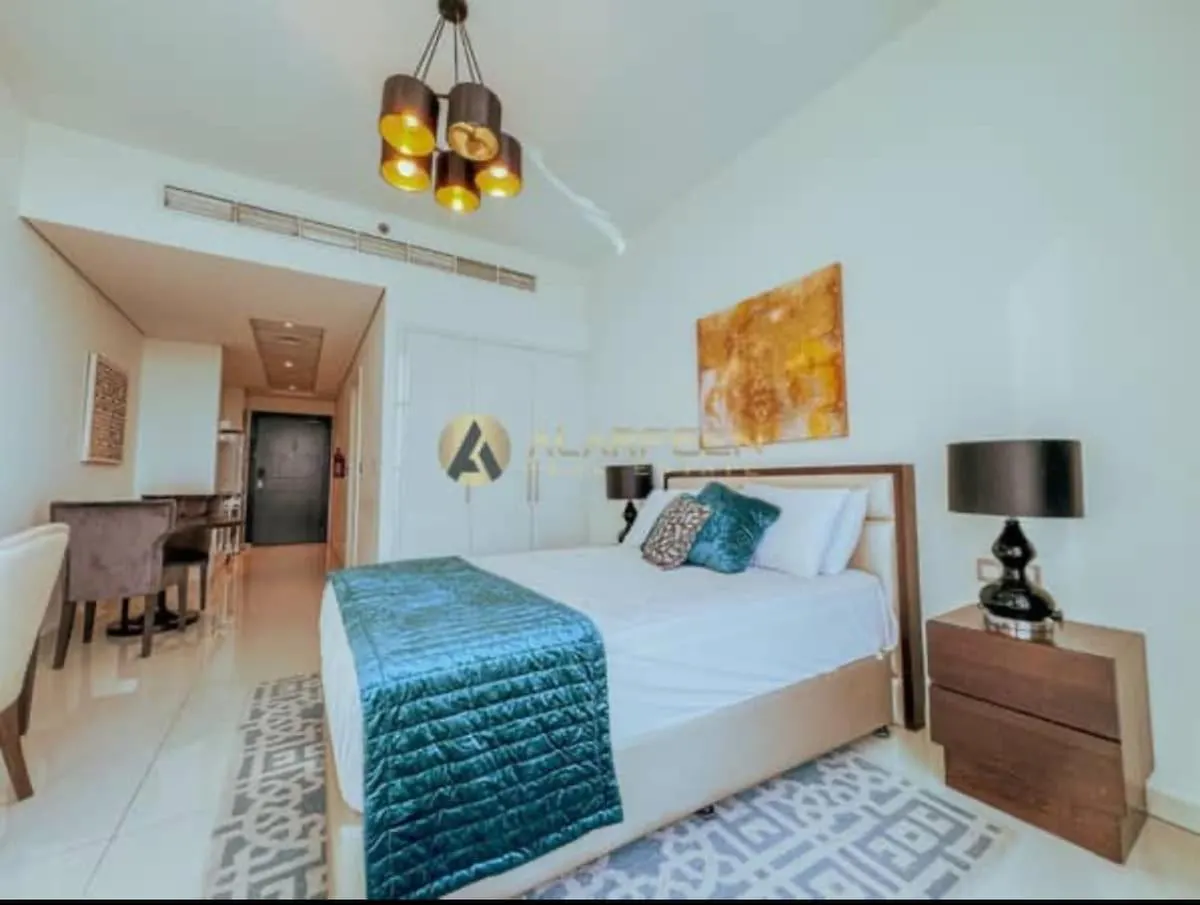 Apartament Luxurious & Cozy Studio In Jvc Dubaj